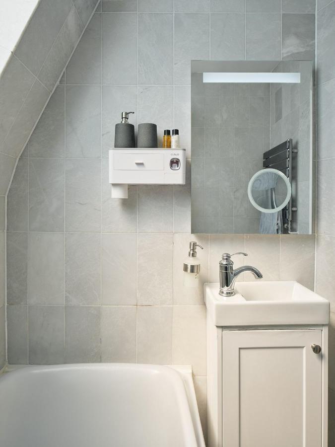 Stylish 3 Bedroom Town House Лондон Экстерьер фото