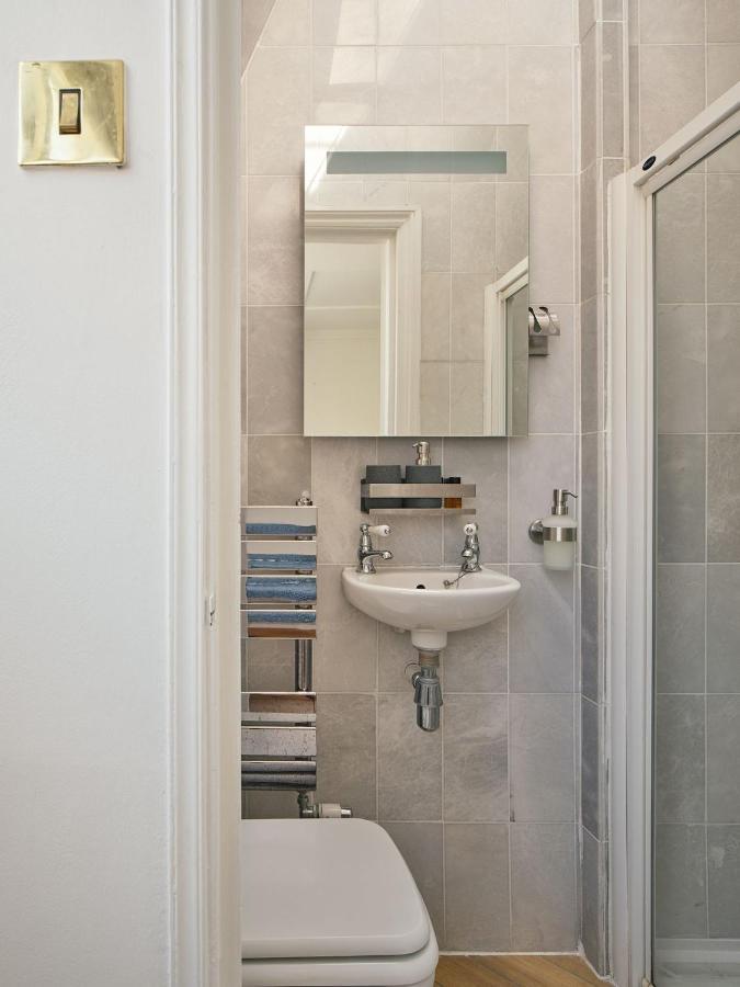 Stylish 3 Bedroom Town House Лондон Экстерьер фото